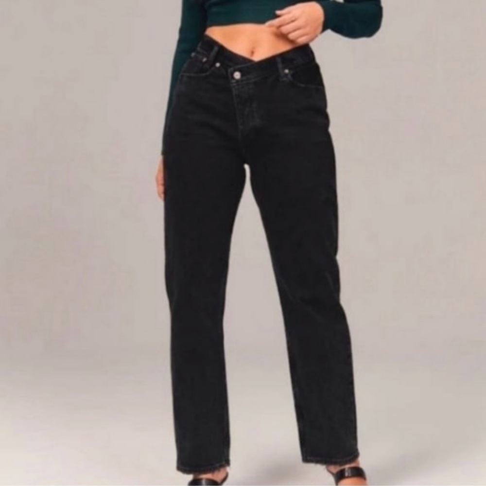 Abercrombie & Fitch Black High-Rise Straight Jeans